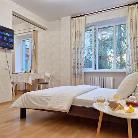 Однокімна Квартира Біля Каштанової Алеї У Центрі Полтави Мережа Alexapartments Документи Для Відряджень Безконтатне Заселення 24-7 Poltava Exterior foto